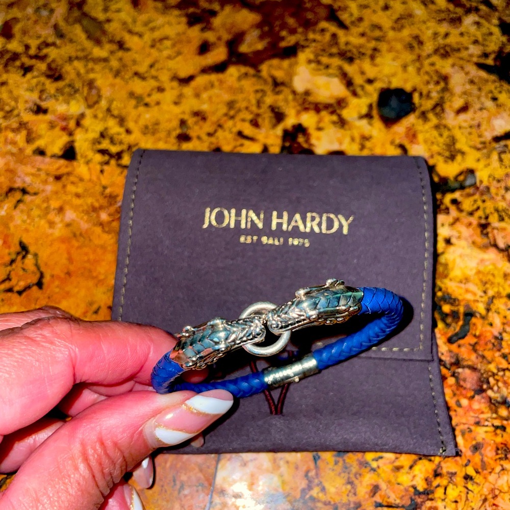Ghost of boyfriends past 😂 John Hardy bracelet
